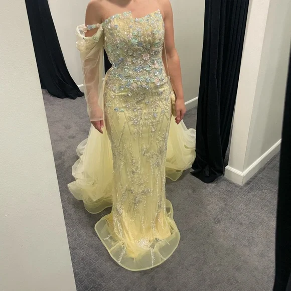 Catwalk | Dresses | Beautiful Dress From Noel | Poshmark